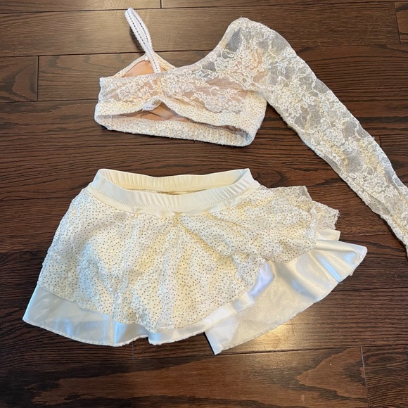 Dance costume - Picture 2 of 3